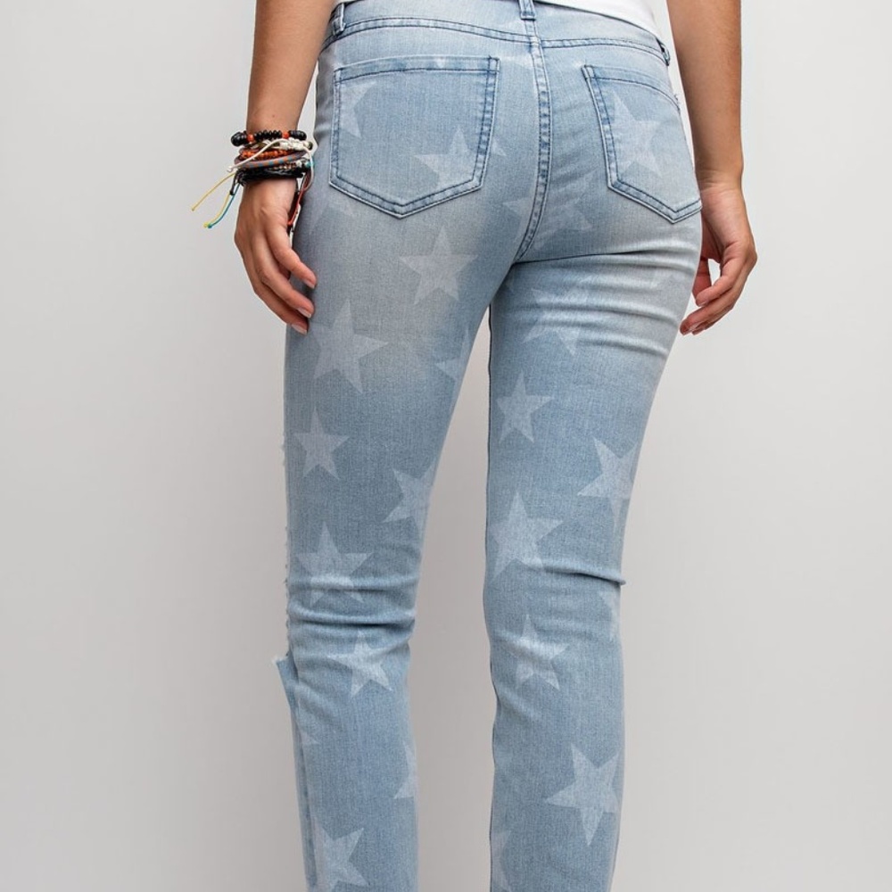 ☀️LAST3️⃣//DENIM DISTRESSED STAR PRINTED JEANS - Picture 3 of 8